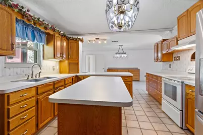 5504 Sycamore Drive, Dickinson, TX 77539 - Photo 11