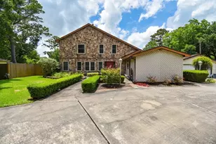 5504 Sycamore Dr, Dickinson, TX 77539 - Photo 1