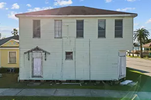 2927 Avenue Q, Galveston, TX 77550 - Photo 3