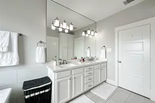 1104 Pearlwood Dr, Houston, TX 77008 - Photo 29
