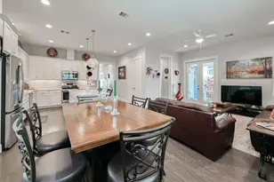 1104 Pearlwood Dr, Houston, TX 77008 - Photo 13