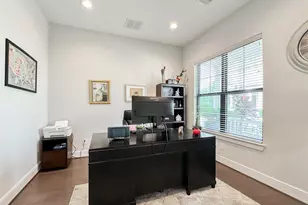 1104 Pearlwood Dr, Houston, TX 77008 - Photo 5