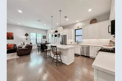 1104 Pearl Wood Drive, Houston, TX 77008 - Photo 7