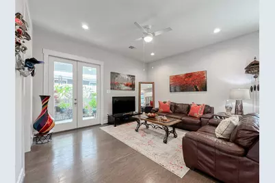 1104 Pearl Wood Drive, Houston, TX 77008 - Photo 1