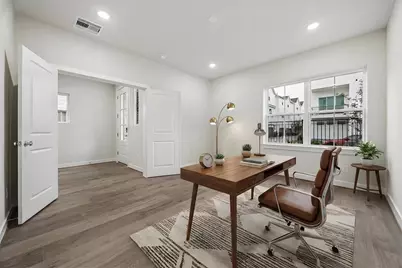 6346 Paddington Bend Drive, Houston, TX 77008 - Photo 9