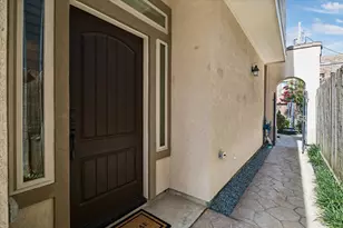 903 Asbury St, Houston, TX 77007 - Photo 3