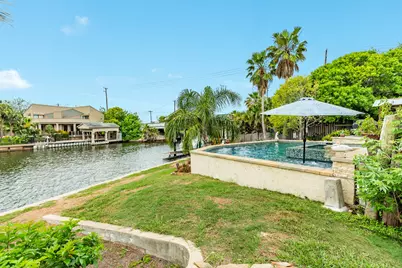 2413 Gerol Drive, Galveston, TX 77551 - Photo 17