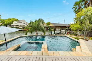 2413 Gerol Dr, Galveston, TX 77551 - Photo 11