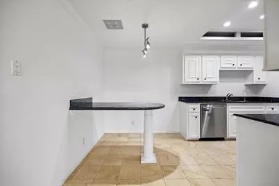 2001 Holcombe Boulevard #403, Houston, TX 77030 - Photo 5