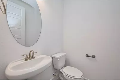 2825 Golden Isle Drive, Texas City, TX 77568 - Photo 9