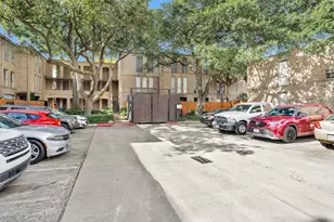 4637 Wild Indigo St, Houston, TX 77027 - Photo 3