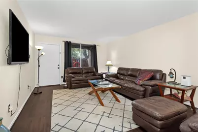 4637 Wild Indigo Street #422, Houston, TX 77027 - Photo 7