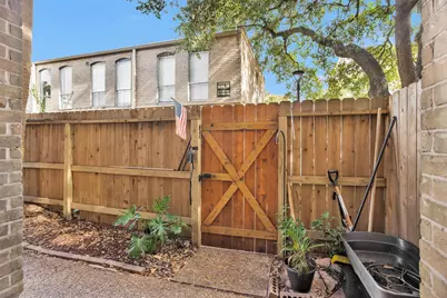 4637 Wild Indigo Street #422, Houston, TX 77027 - Photo 27