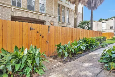 4637 Wild Indigo Street #422, Houston, TX 77027 - Photo 5