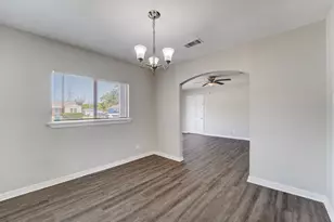 1420 Foreman St, La Marque, TX 77568 - Photo 7