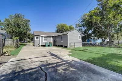 1420 Foreman Street, La Marque, TX 77568 - Photo 31