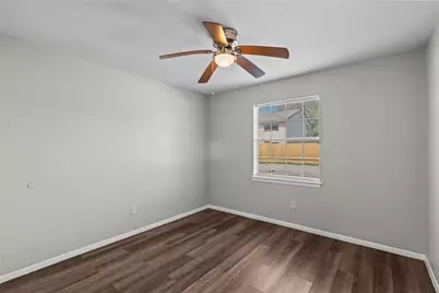 2202 16th Avenue N #5, Texas City, TX 77590 - Photo 9