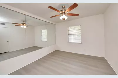 850 Pecanwood Lane, Houston, TX 77024 - Photo 37