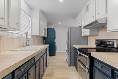 2711 Briarhurst Drive #18, Houston, TX 77057 - Photo 17