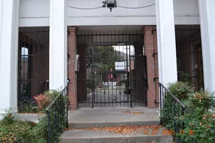 2711 Briarhurst Dr, Houston, TX 77057 - Photo 1