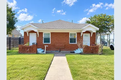 4305 Avenue N 1/2, Galveston, TX 77550 - Photo 1