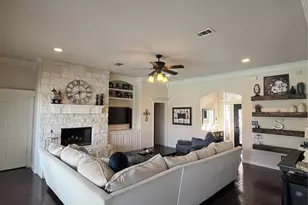 2922 Twisted Oak Dr, Brenham, TX 77833 - Photo 7