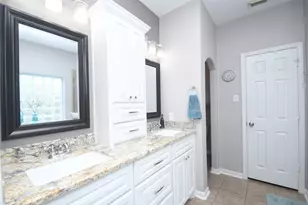 18042 Oakridge Canyon Ln, Richmond, TX 77407 - Photo 15
