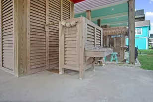 1819 Redfish Ln, Crystal Beach, TX 77650 - Photo 23