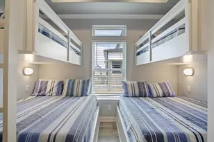 1819 Redfish Ln, Crystal Beach, TX 77650 - Photo 17