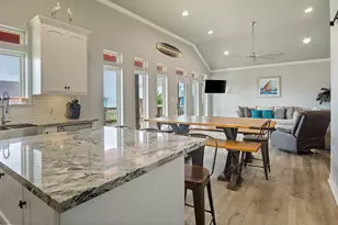 1819 Redfish Ln, Crystal Beach, TX 77650 - Photo 3