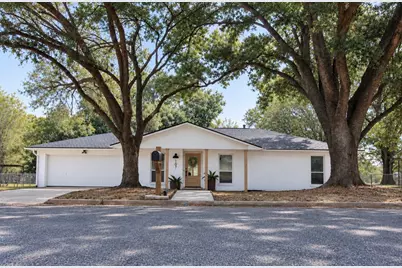 107 Machemehl Drive, Bellville, TX 77418 - Photo 1
