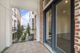 1015 St Charles St, Houston, TX 77003 - Photo 7