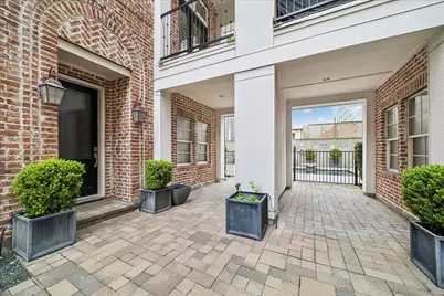 1015 Saint Charles Street, Houston, TX 77003 - Photo 1