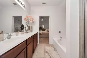 9423 Grand Spark Dr, Iowa Colony, TX 77583 - Photo 23