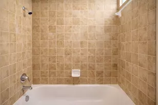 2710 Hullsmith Dr, Houston, TX 77063 - Photo 17