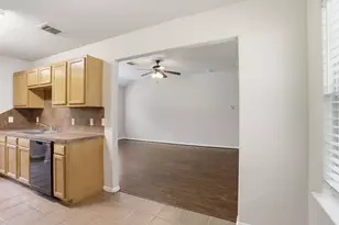 10793 Royal Magnolia Dr, Conroe, TX 77303 - Photo 7