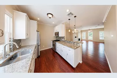 2128 Gillette Street, Houston, TX 77006 - Photo 3