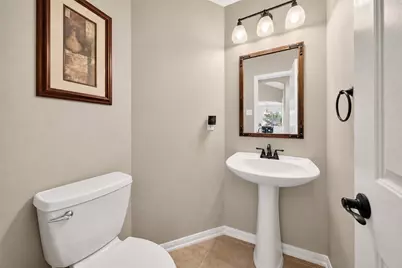 127 N Hawthorne Hollow Circle, The Woodlands, TX 77384 - Photo 17