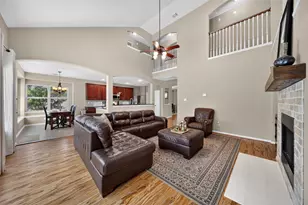 127 N Hawthorne Hollow Cir, The Woodlands, TX 77384 - Photo 11