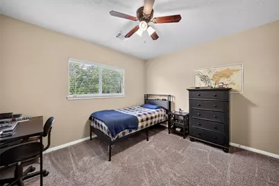 127 N Hawthorne Hollow Circle, The Woodlands, TX 77384 - Photo 31