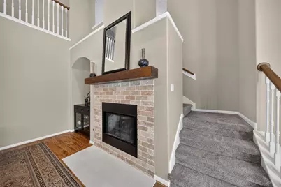 127 N Hawthorne Hollow Circle, The Woodlands, TX 77384 - Photo 13