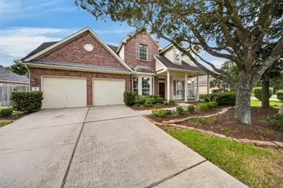 127 N Hawthorne Hollow Circle, The Woodlands, TX 77384 - Photo 3