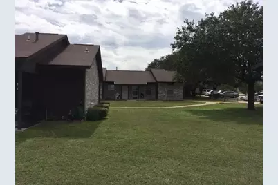 112 Dixon Dr, Devine, TX 78016 - Photo 7