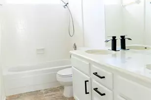 22 Cottage Grove Pl, The Woodlands, TX 77381 - Photo 17