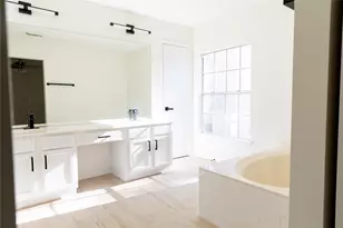 22 Cottage Grove Pl, The Woodlands, TX 77381 - Photo 13