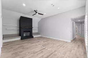 22 Shady Oak Ln, Conroe, TX 77304 - Photo 7