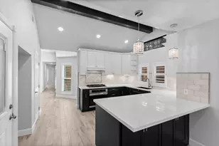 22 Shady Oak Ln, Conroe, TX 77304 - Photo 15