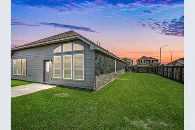 8707 W Crescent Lake Circle, Baytown, TX 77521 - Photo 27