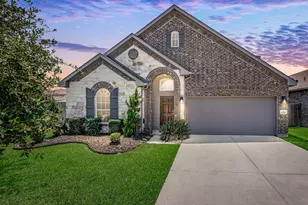 8707 W Cres Lake Cir, Baytown, TX 77521 - Photo 1