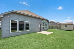 8707 W Cres Lake Cir, Baytown, TX 77521 - Photo 31